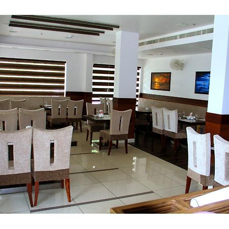 Hotel Aswathy Kodungallur Exterior photo